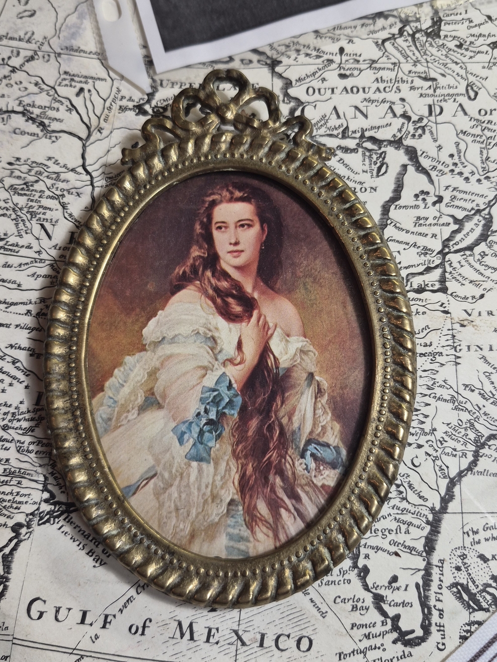Vintage Gold Oval Wall Portrait Frame with Blue Accents